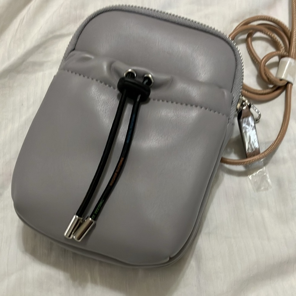 Cross body cell phone purse